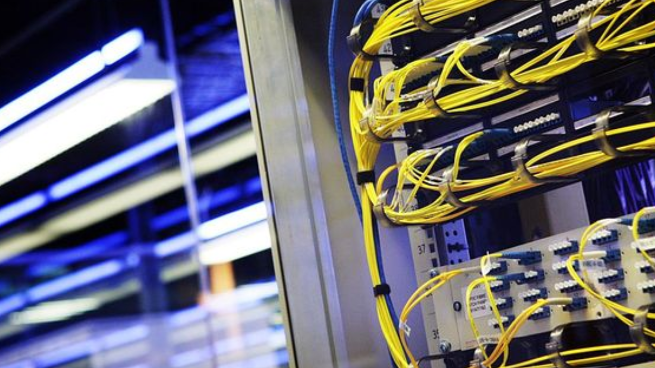 What Types Of Connectors Are Commonly Used In Fiber Optic Accessories?