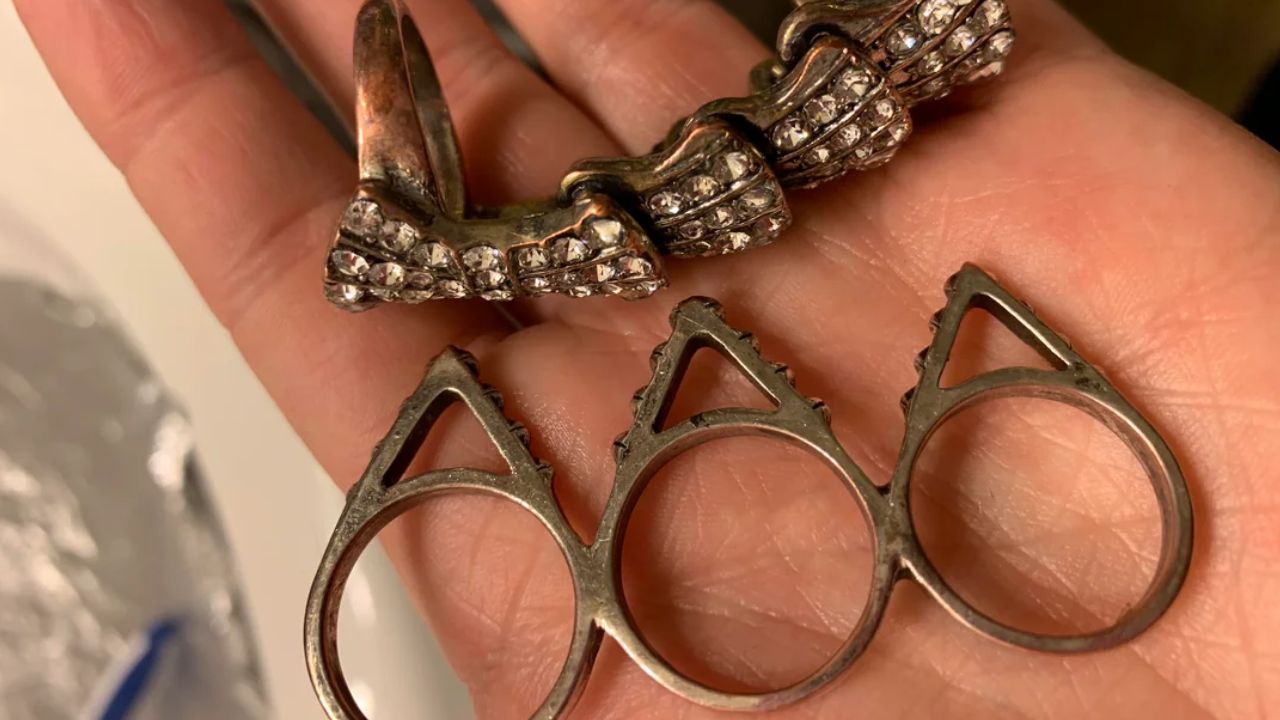 How to Clean and Maintain Tarnished Jewelry